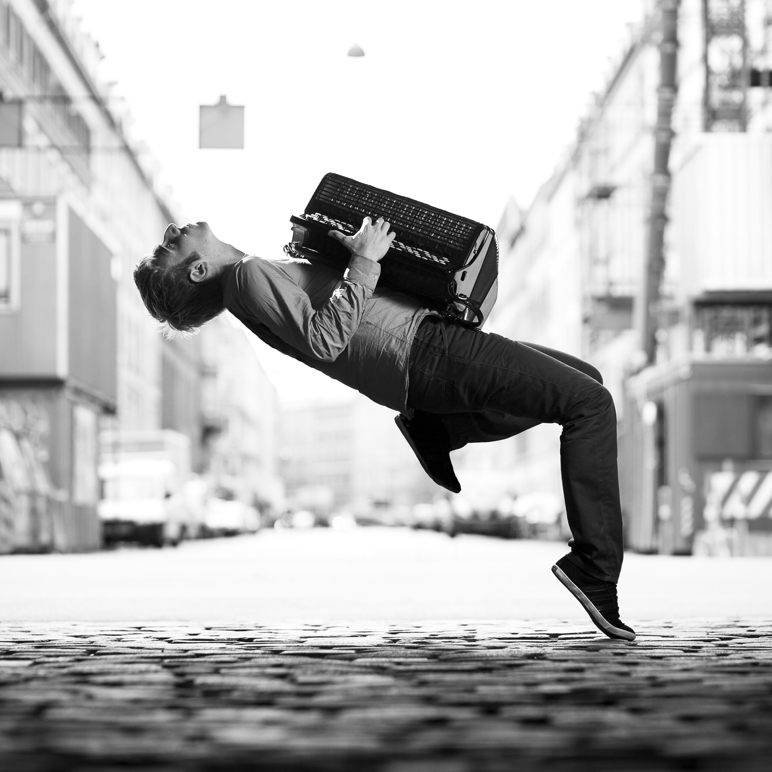 koncert nr. 3 Bjarke Mogensen_ flying-Nikolaj Lund